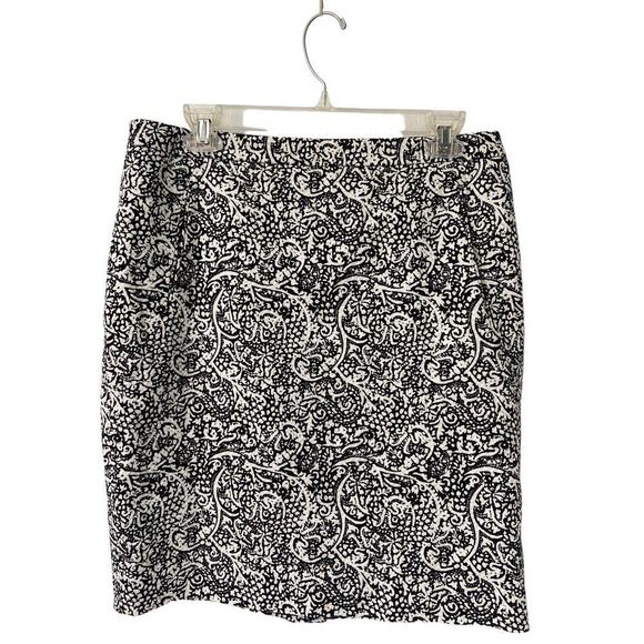 Halogen Dresses & Skirts - Halogen‎ Black/White Pencil Skirt Size 10